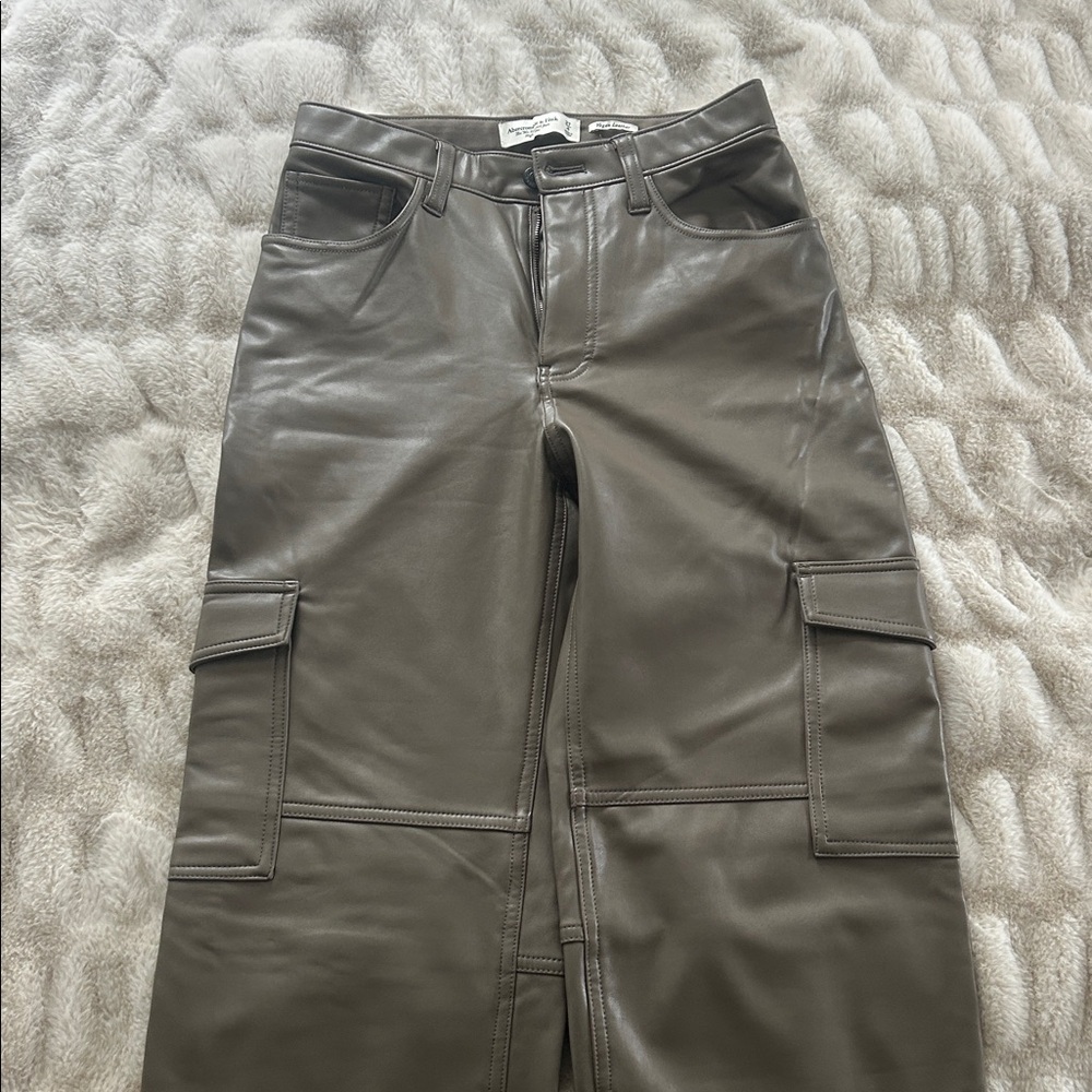 The 90s relaxed Jean vegan leather - Picture 3 of 4